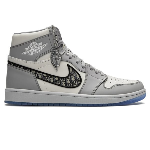 Air Jordan 1 Retro High x Dior Sneakers